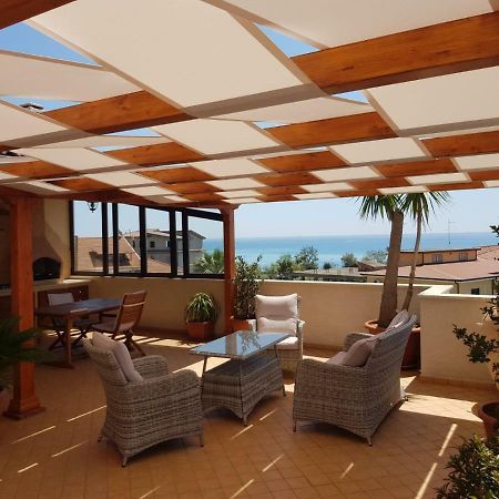 B&B E Casa Vacanza Al Castello Roccella Ionica Dış mekan fotoğraf