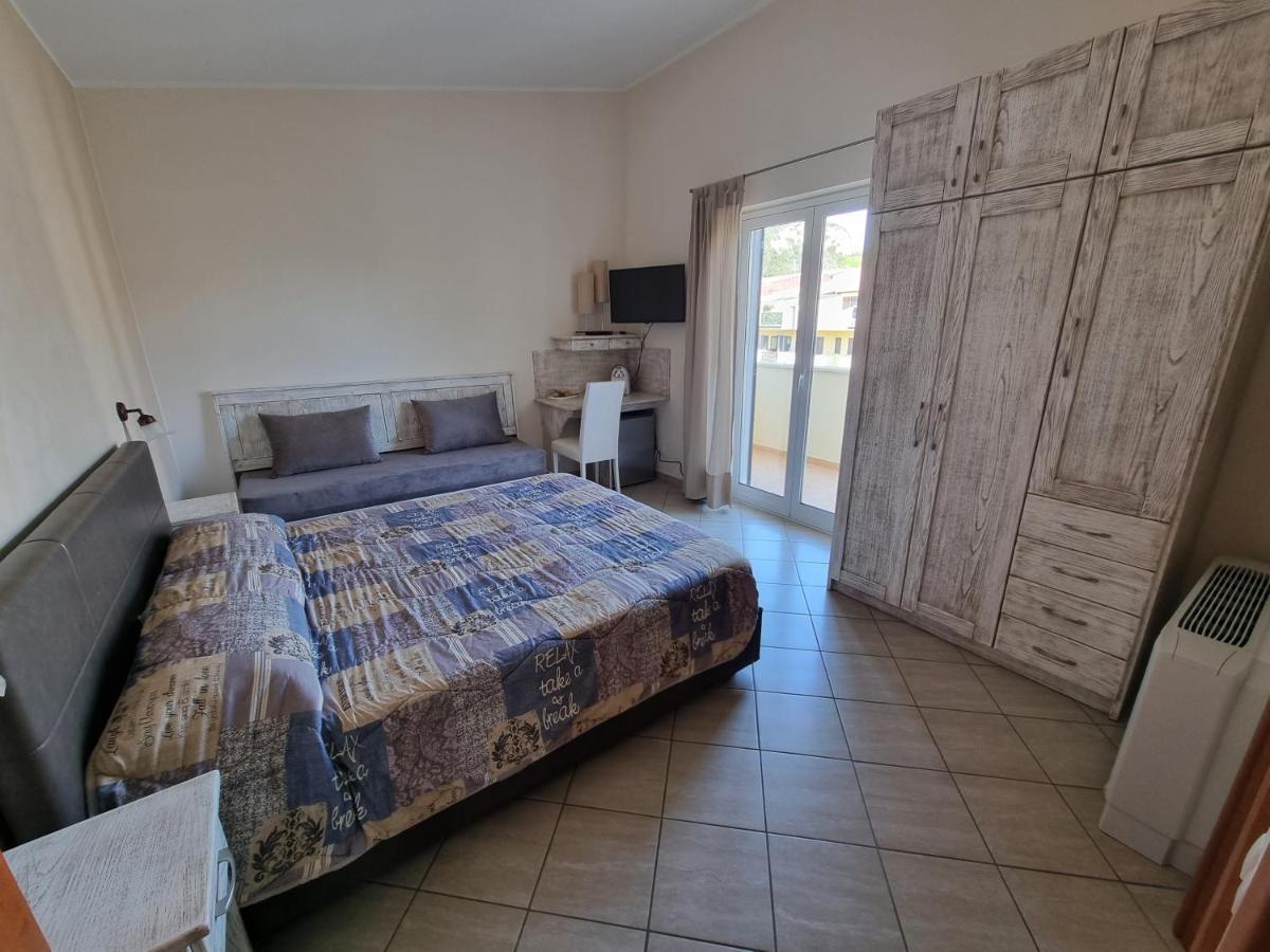 B&B E Casa Vacanza Al Castello Roccella Ionica Dış mekan fotoğraf