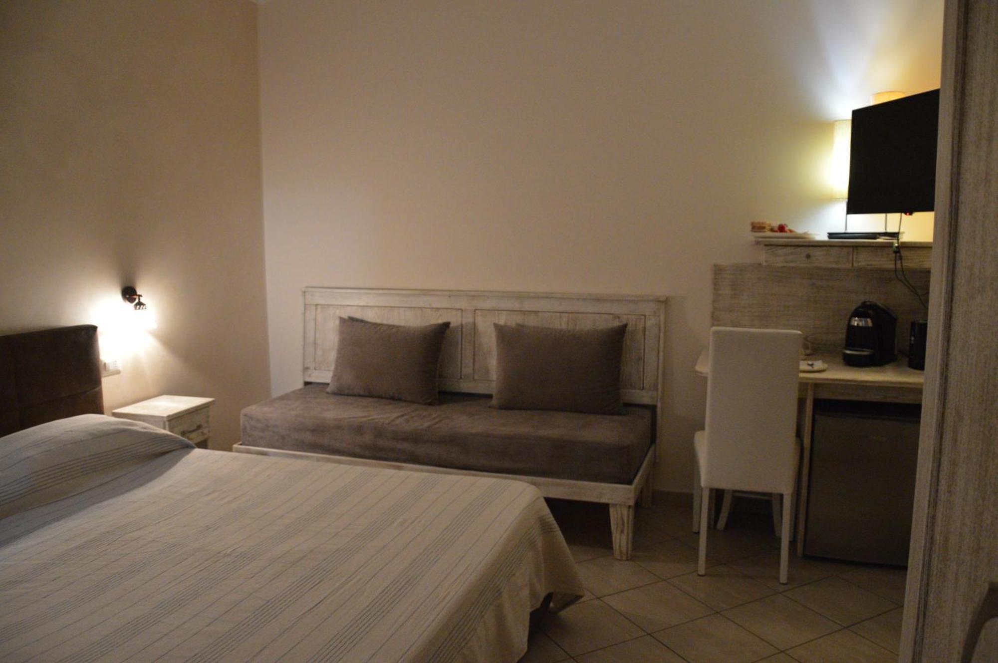 B&B E Casa Vacanza Al Castello Roccella Ionica Dış mekan fotoğraf