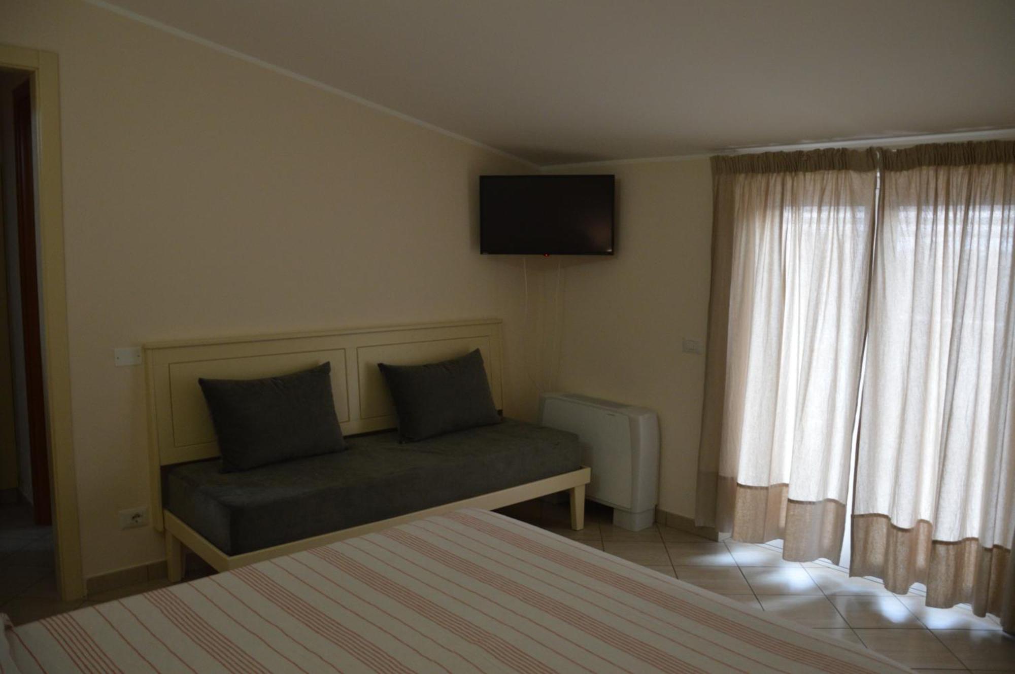 B&B E Casa Vacanza Al Castello Roccella Ionica Dış mekan fotoğraf