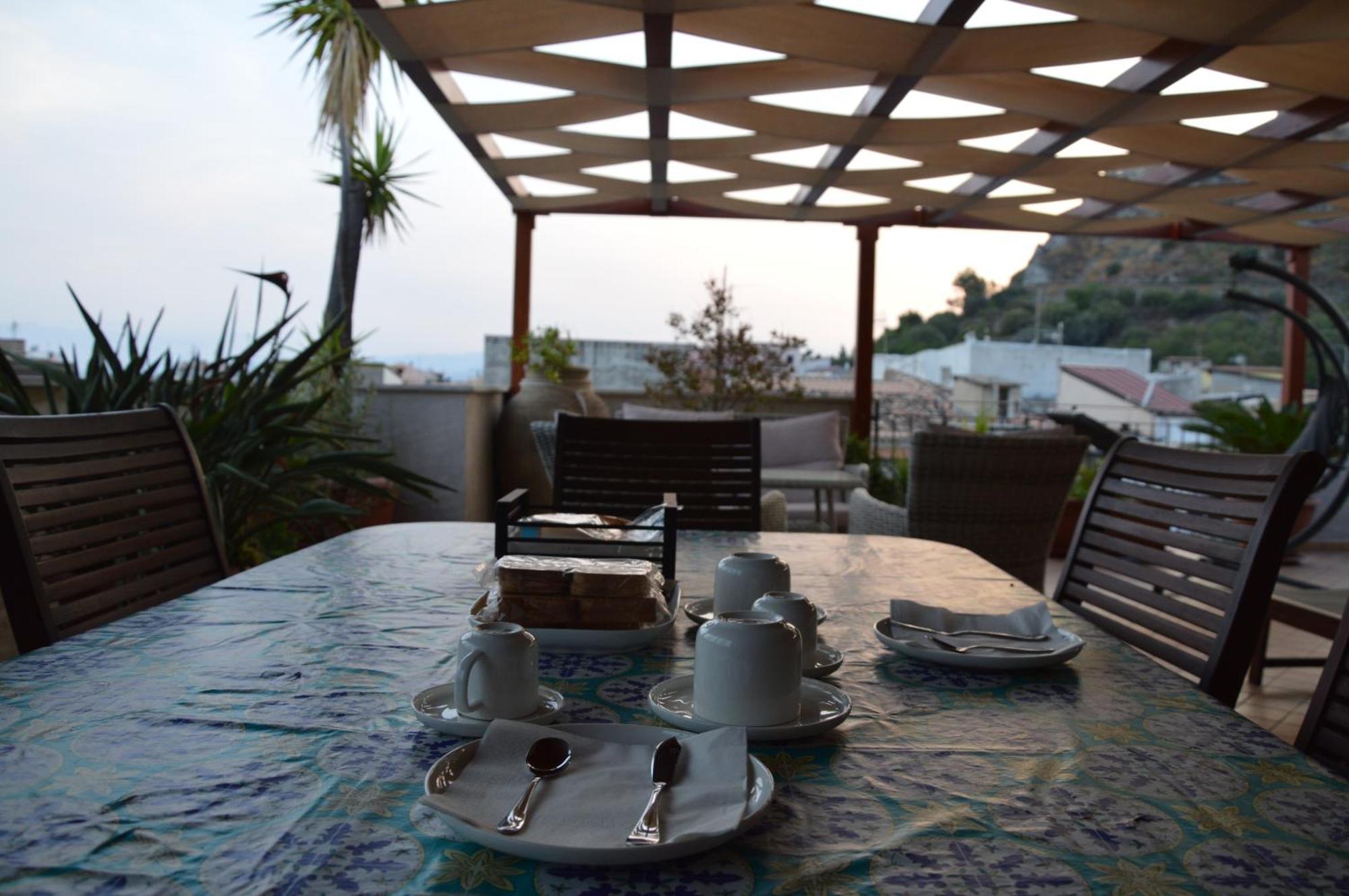 B&B E Casa Vacanza Al Castello Roccella Ionica Dış mekan fotoğraf