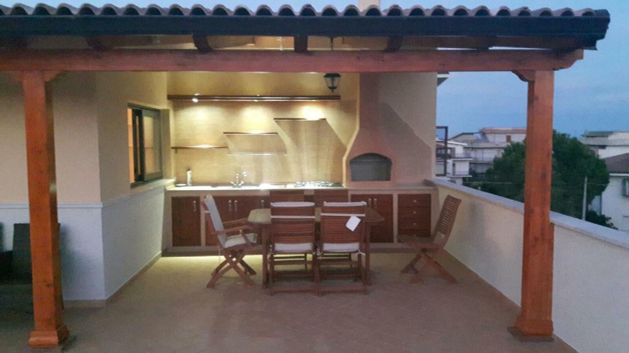 B&B E Casa Vacanza Al Castello Roccella Ionica Dış mekan fotoğraf